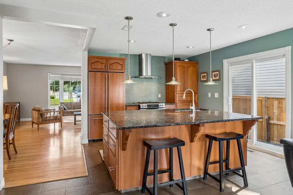 856 Lake Twintree Crescent SE Calgary AB T2J 2W3