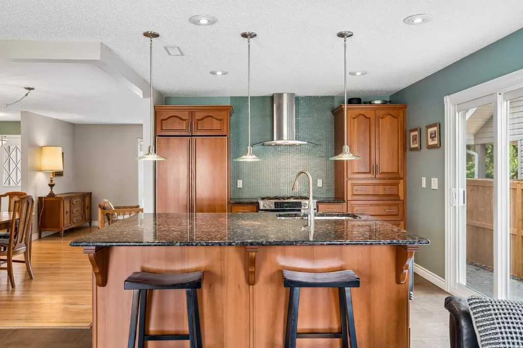 856 Lake Twintree Crescent SE Calgary AB T2J 2W3