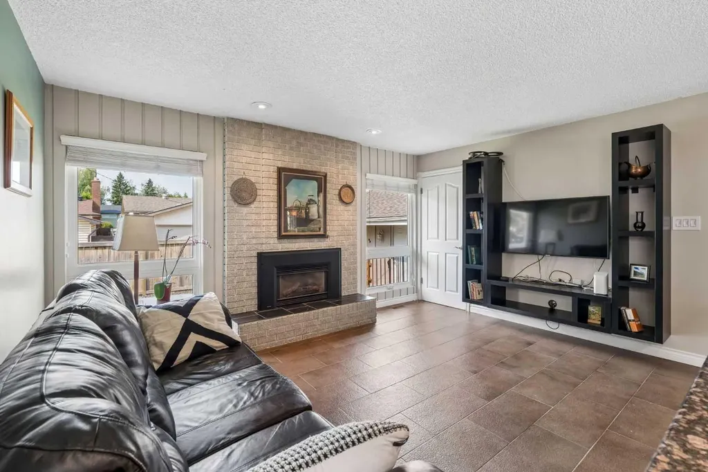 856 Lake Twintree Crescent SE Calgary AB T2J 2W3