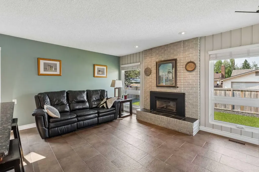 856 Lake Twintree Crescent SE Calgary AB T2J 2W3