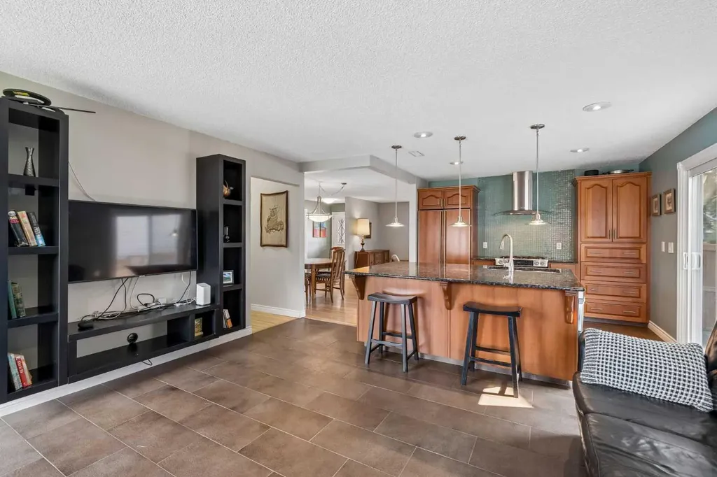 856 Lake Twintree Crescent SE Calgary AB T2J 2W3