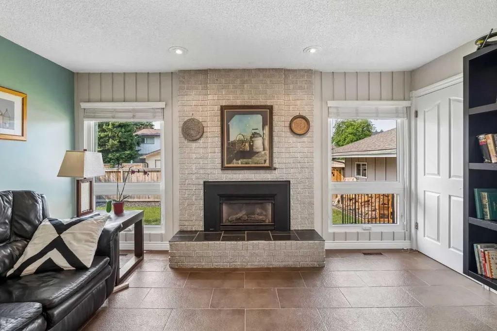 856 Lake Twintree Crescent SE Calgary AB T2J 2W3