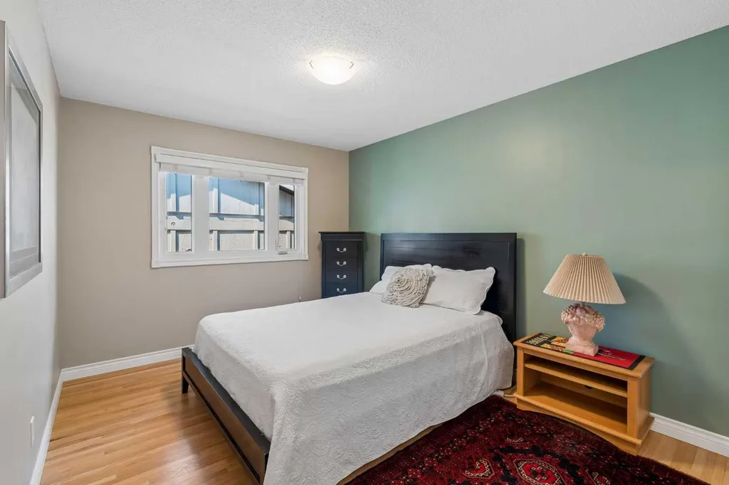 856 Lake Twintree Crescent SE Calgary AB T2J 2W3