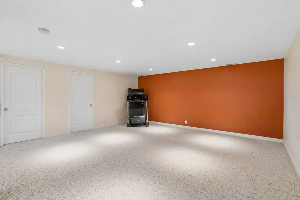856 Lake Twintree Crescent SE Calgary AB T2J 2W3