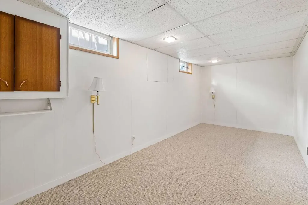 856 Lake Twintree Crescent SE Calgary AB T2J 2W3