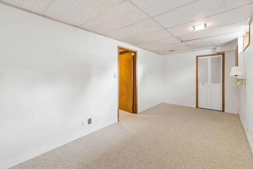856 Lake Twintree Crescent SE Calgary AB T2J 2W3