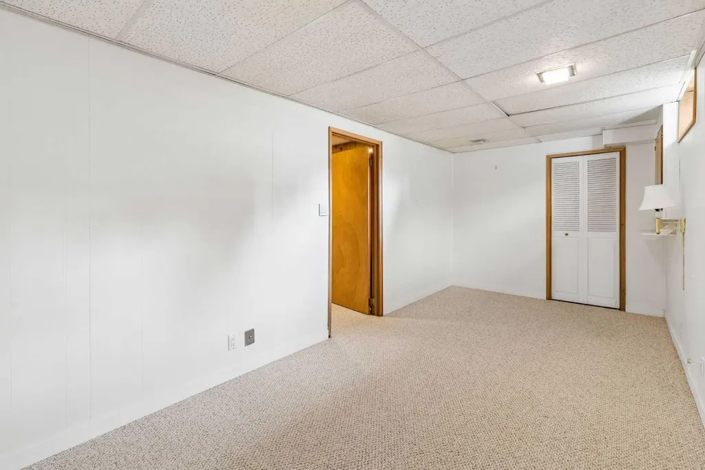 856 Lake Twintree Crescent SE Calgary AB T2J 2W3