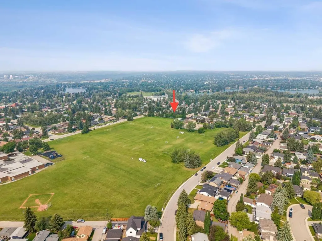 856 Lake Twintree Crescent SE Calgary AB T2J 2W3