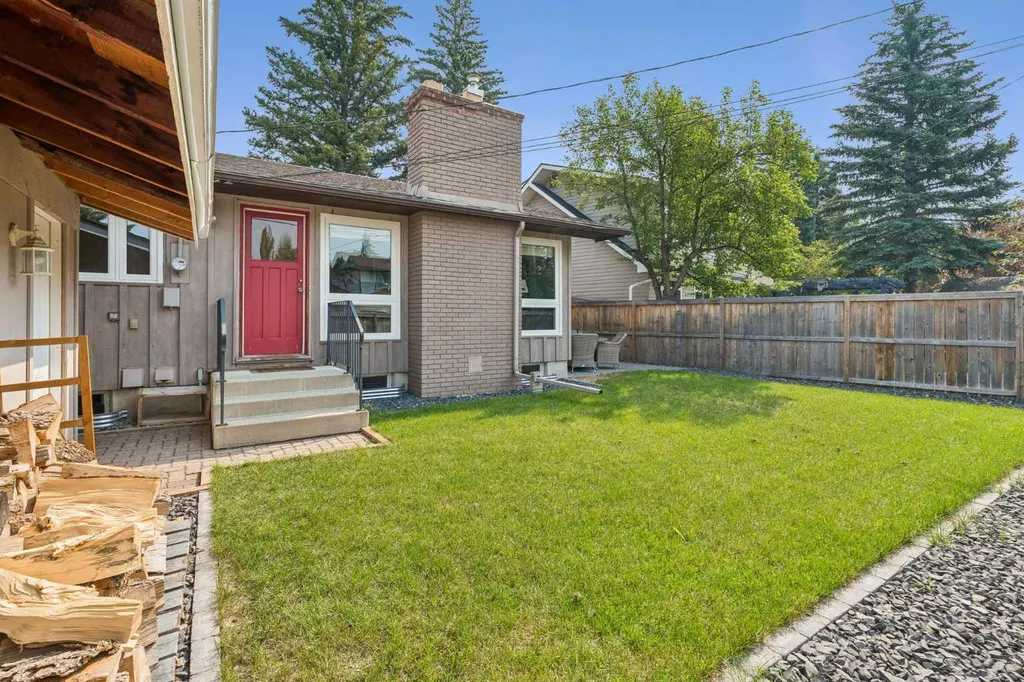 856 Lake Twintree Crescent SE Calgary AB T2J 2W3