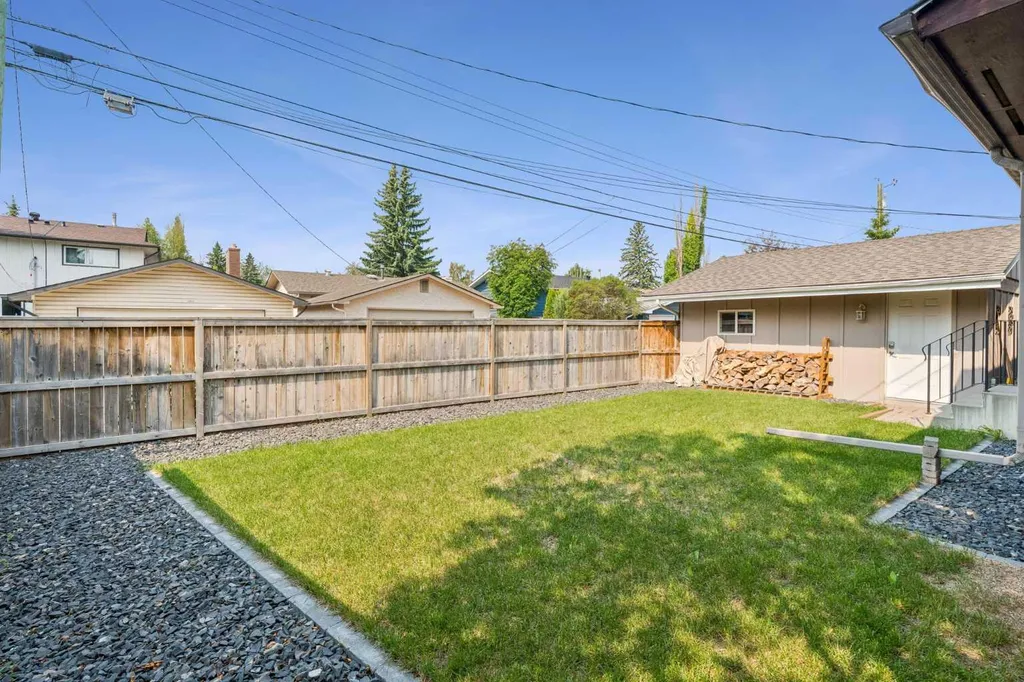 856 Lake Twintree Crescent SE Calgary AB T2J 2W3