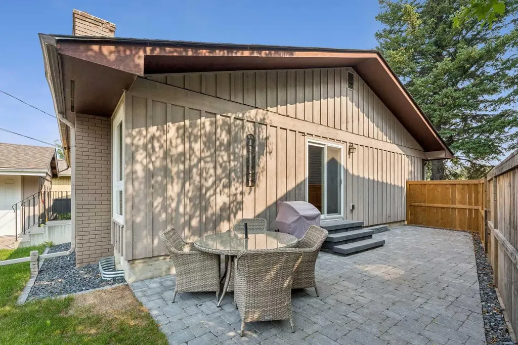 856 Lake Twintree Crescent SE Calgary AB T2J 2W3