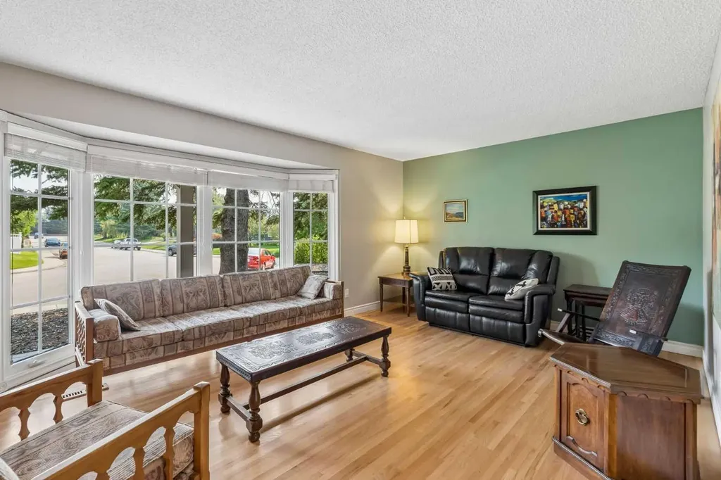 856 Lake Twintree Crescent SE Calgary AB T2J 2W3