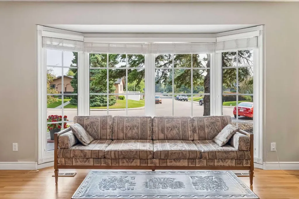 856 Lake Twintree Crescent SE Calgary AB T2J 2W3