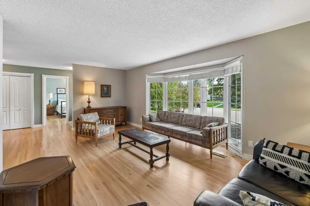 856 Lake Twintree Crescent SE Calgary AB T2J 2W3