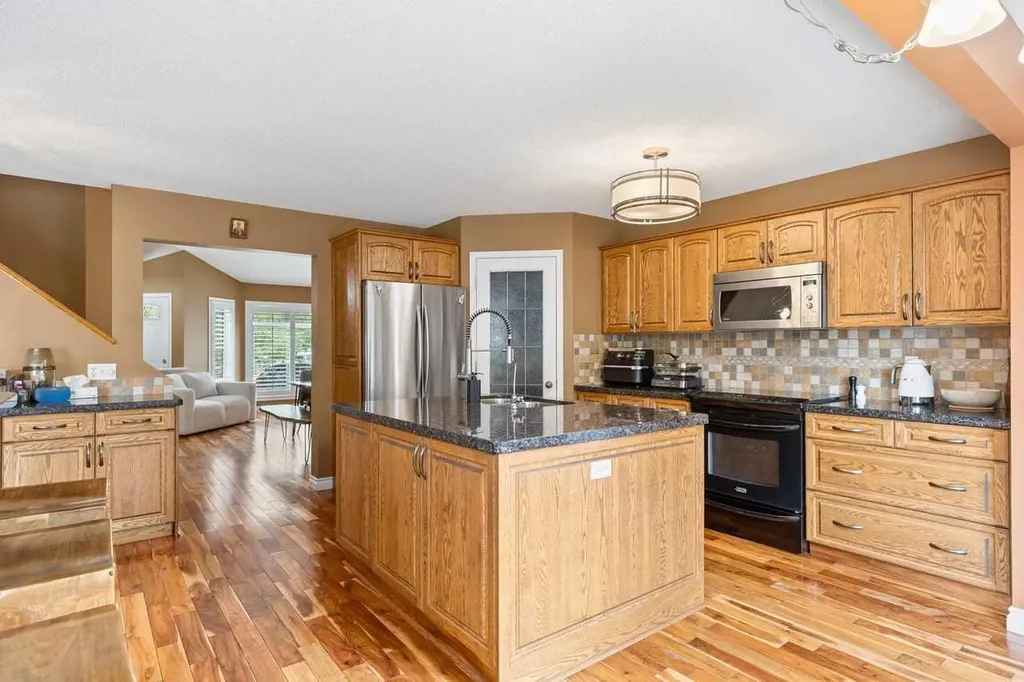 152 Douglas Glen Mews SE Calgary AB T2Z 2M9