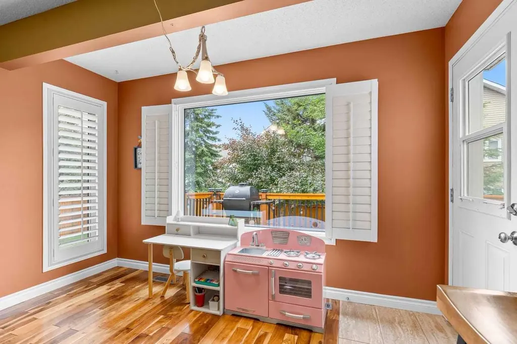 152 Douglas Glen Mews SE Calgary AB T2Z 2M9