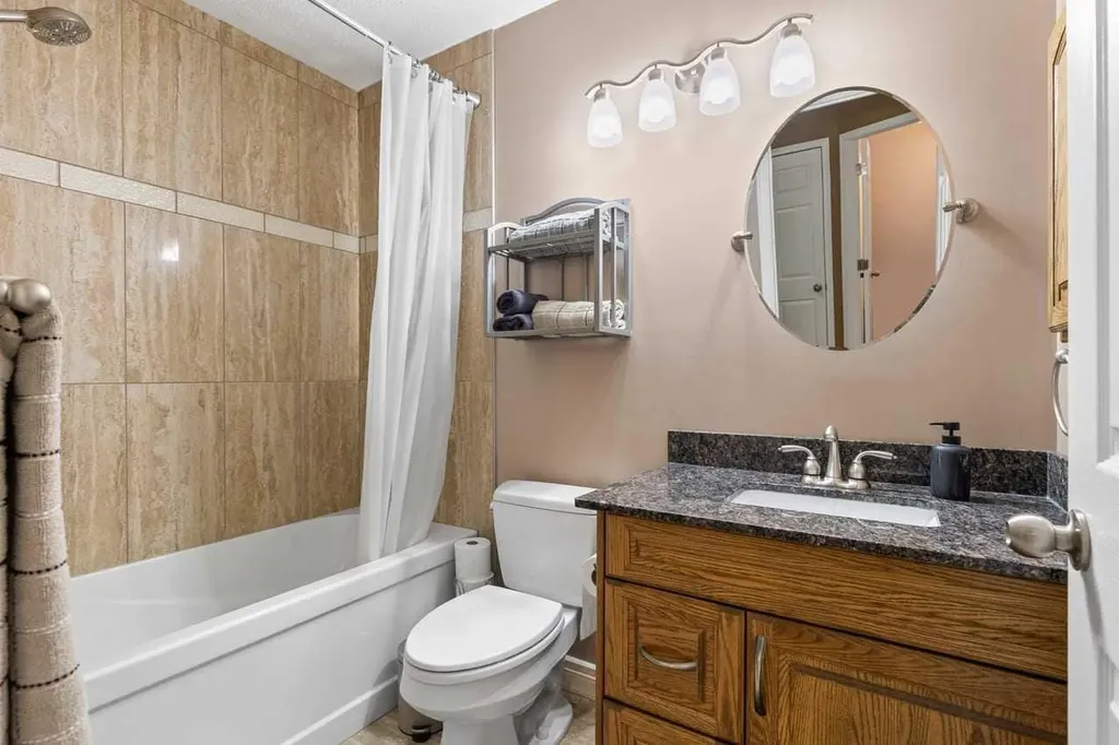 152 Douglas Glen Mews SE Calgary AB T2Z 2M9