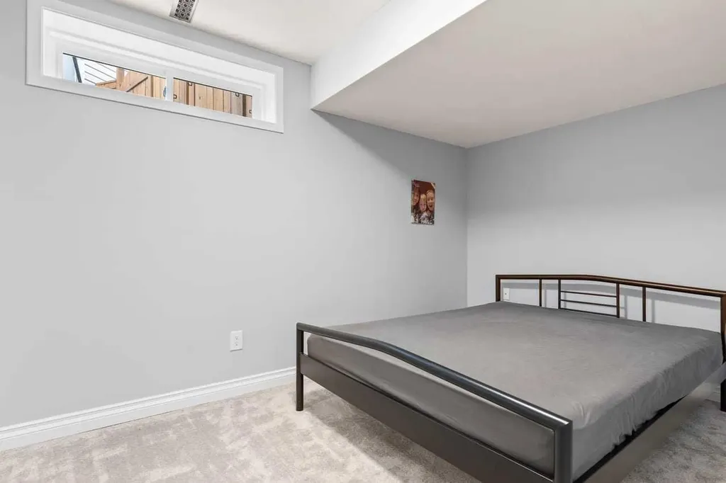 152 Douglas Glen Mews SE Calgary AB T2Z 2M9