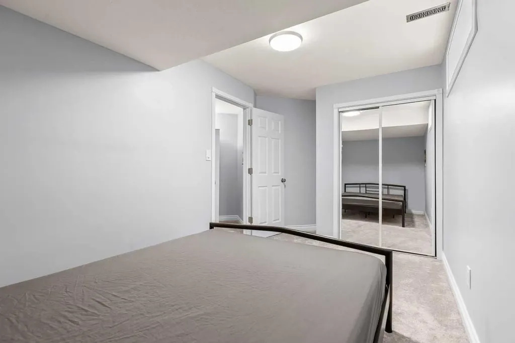152 Douglas Glen Mews SE Calgary AB T2Z 2M9