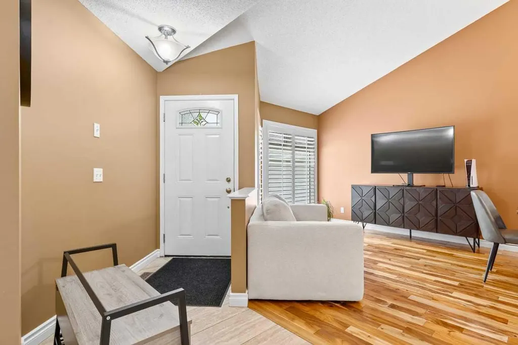 152 Douglas Glen Mews SE Calgary AB T2Z 2M9