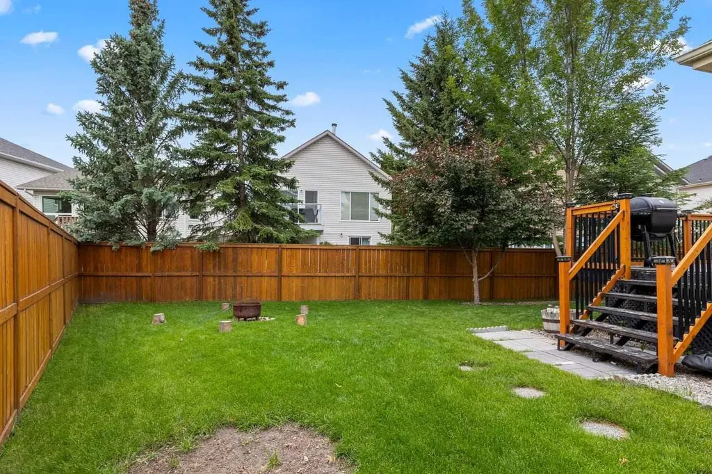152 Douglas Glen Mews SE Calgary AB T2Z 2M9