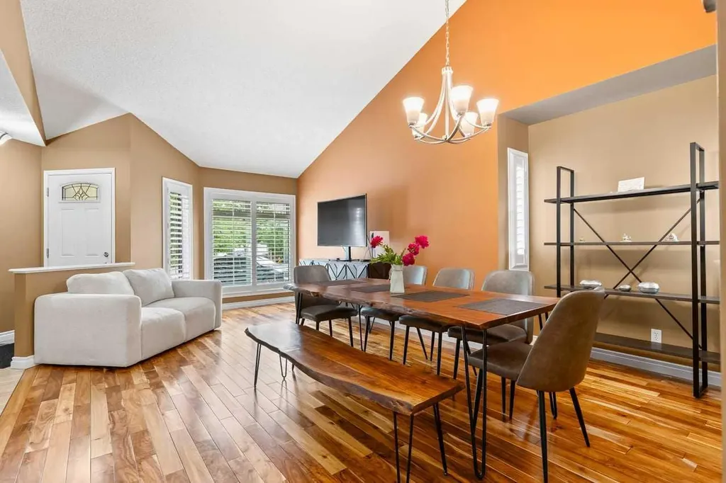 152 Douglas Glen Mews SE Calgary AB T2Z 2M9