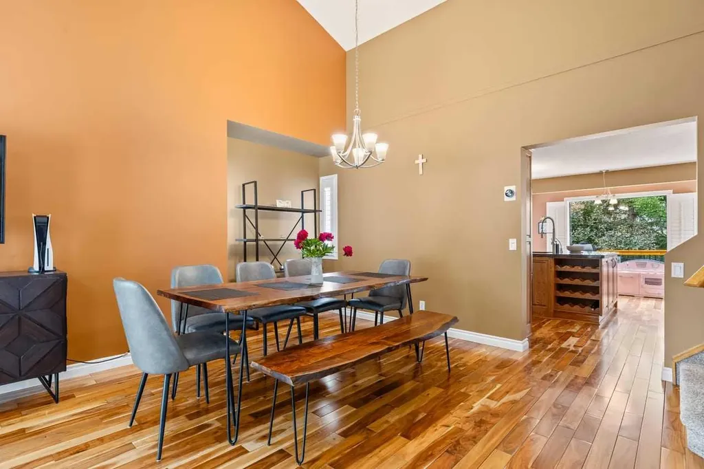 152 Douglas Glen Mews SE Calgary AB T2Z 2M9