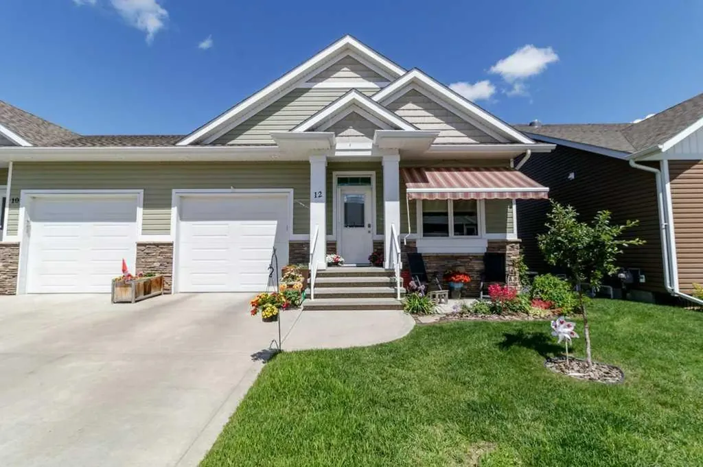 12 Beardsley Crescent Lacombe AB T4L 0G4