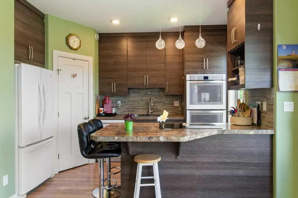 12 Beardsley Crescent Lacombe AB T4L 0G4