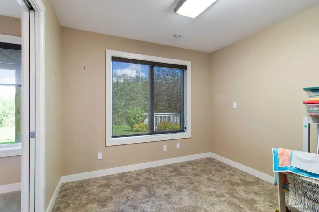 12 Beardsley Crescent Lacombe AB T4L 0G4