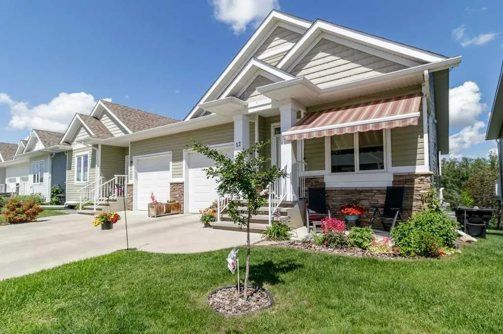 12 Beardsley Crescent Lacombe AB T4L 0G4