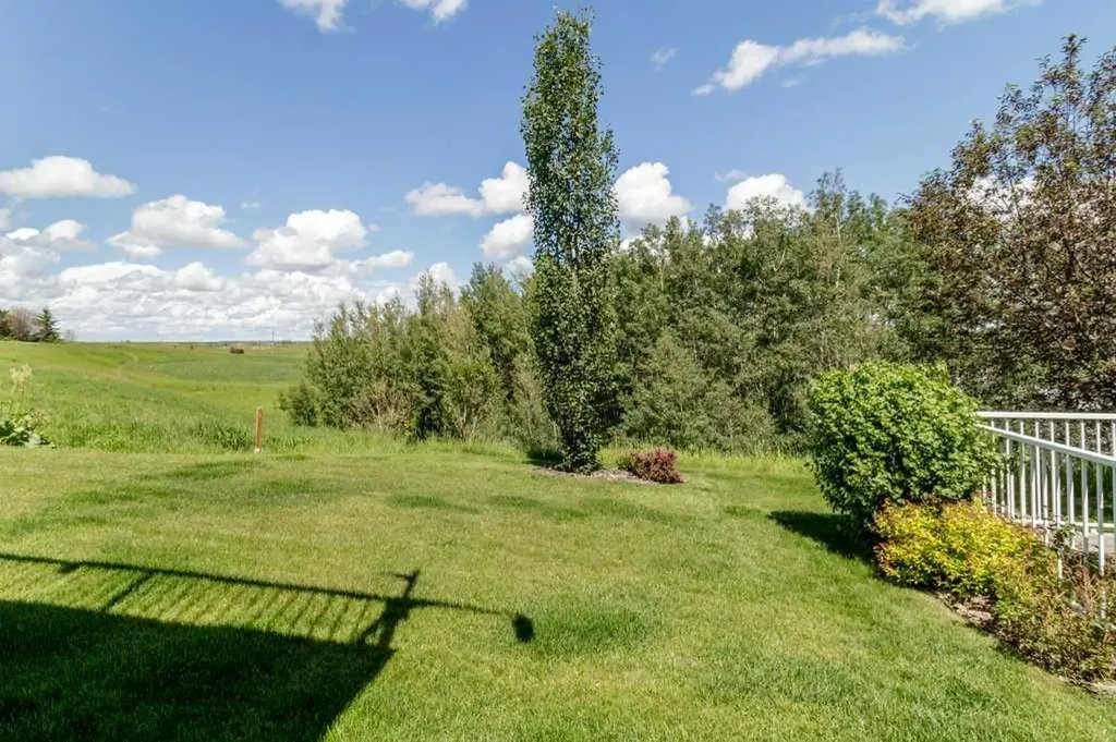 12 Beardsley Crescent Lacombe AB T4L 0G4