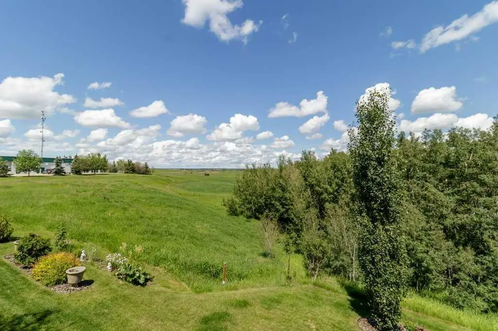 12 Beardsley Crescent Lacombe AB T4L 0G4