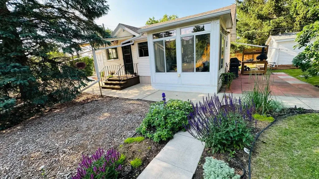 104 24 Street NW Street Drumheller AB T0J0Y1