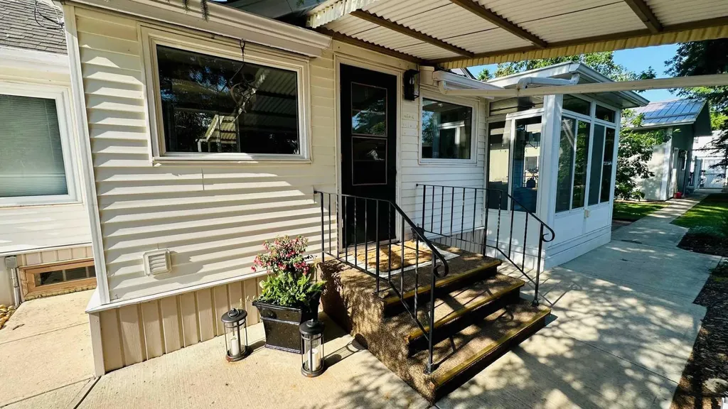 104 24 Street NW Street Drumheller AB T0J0Y1