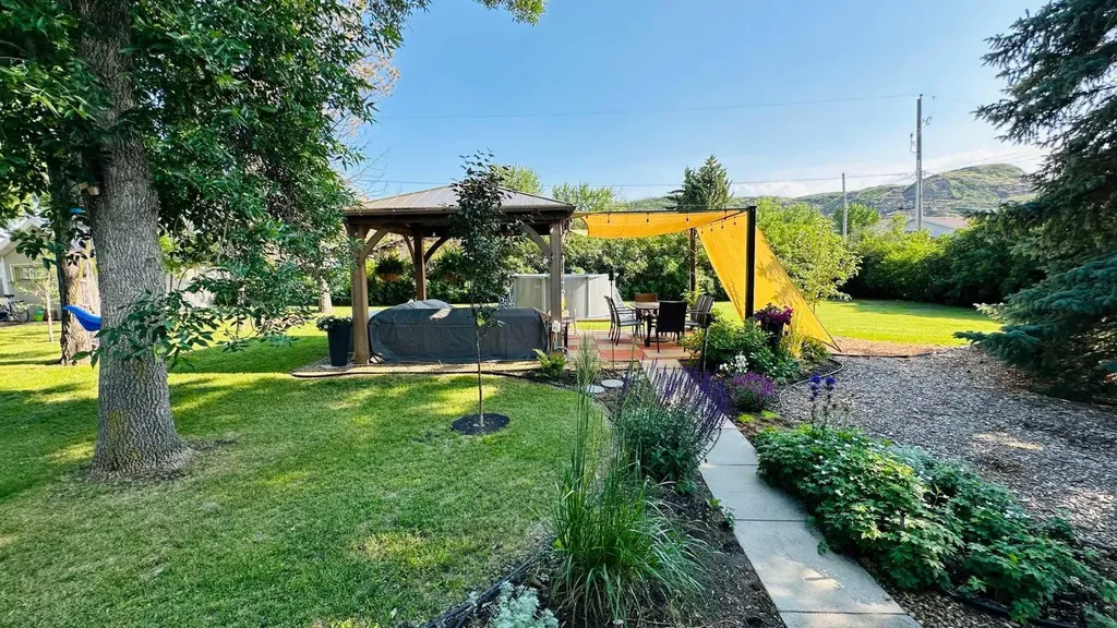 104 24 Street NW Street Drumheller AB T0J0Y1
