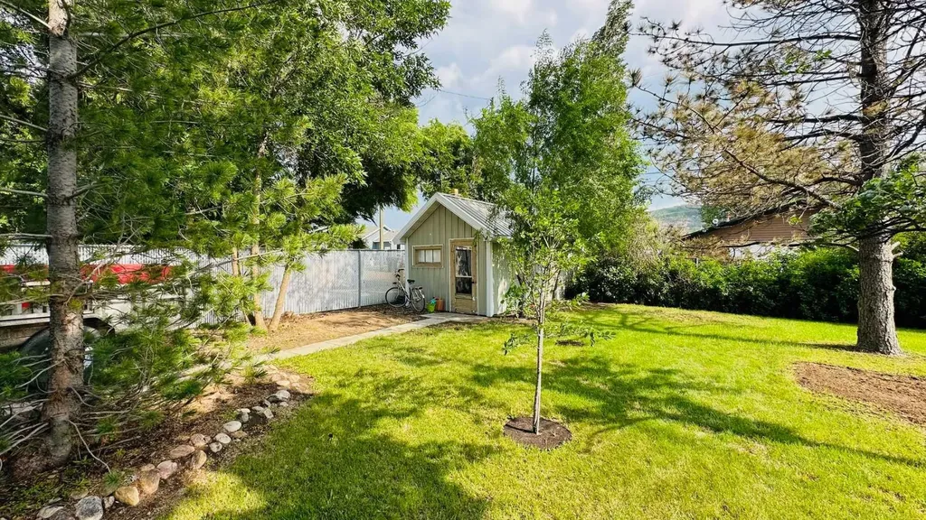 104 24 Street NW Street Drumheller AB T0J0Y1
