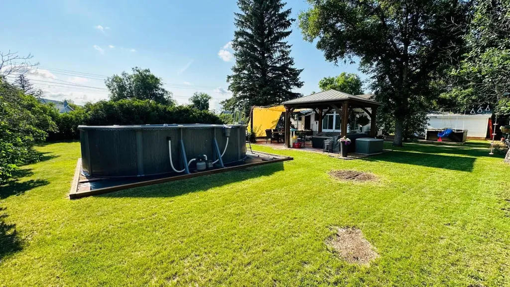 104 24 Street NW Street Drumheller AB T0J0Y1