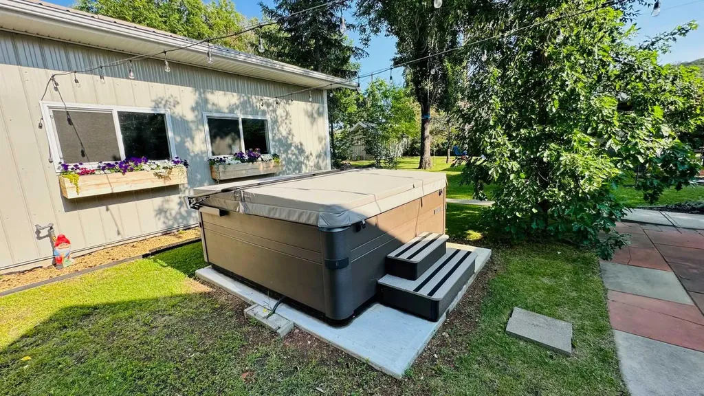 104 24 Street NW Street Drumheller AB T0J0Y1