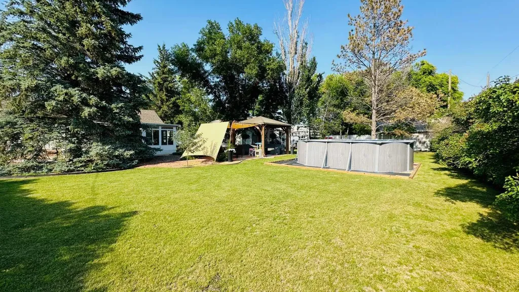 104 24 Street NW Street Drumheller AB T0J0Y1