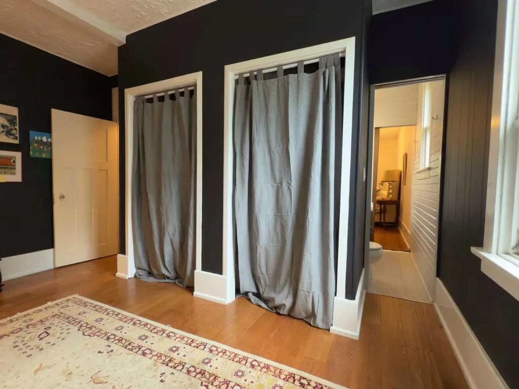 1126 19 Avenue NW Calgary AB T2M 1A1