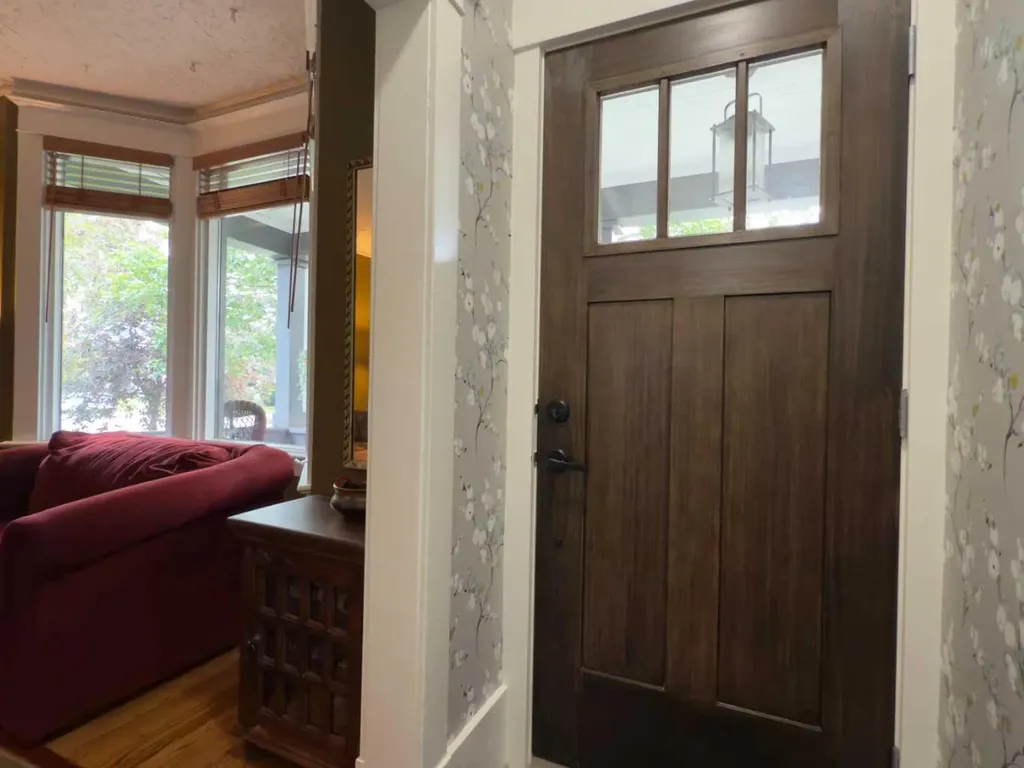 1126 19 Avenue NW Calgary AB T2M 1A1