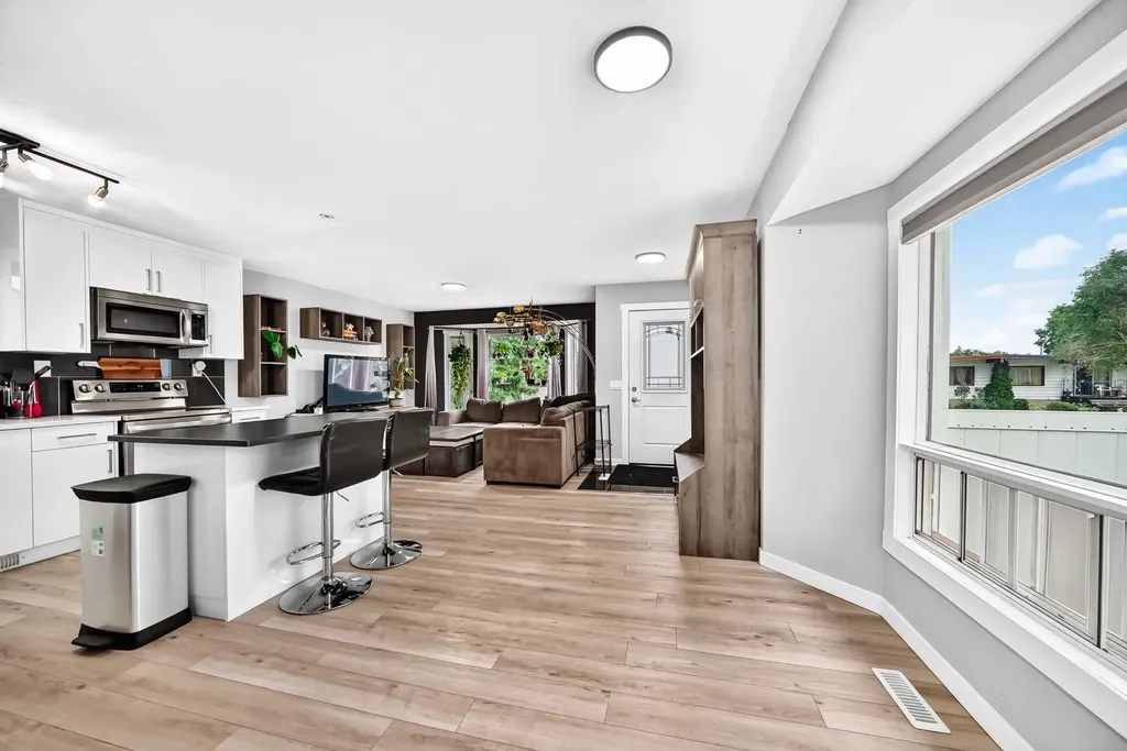 46 Dovercliffe Way SE Calgary AB T2B 2C6