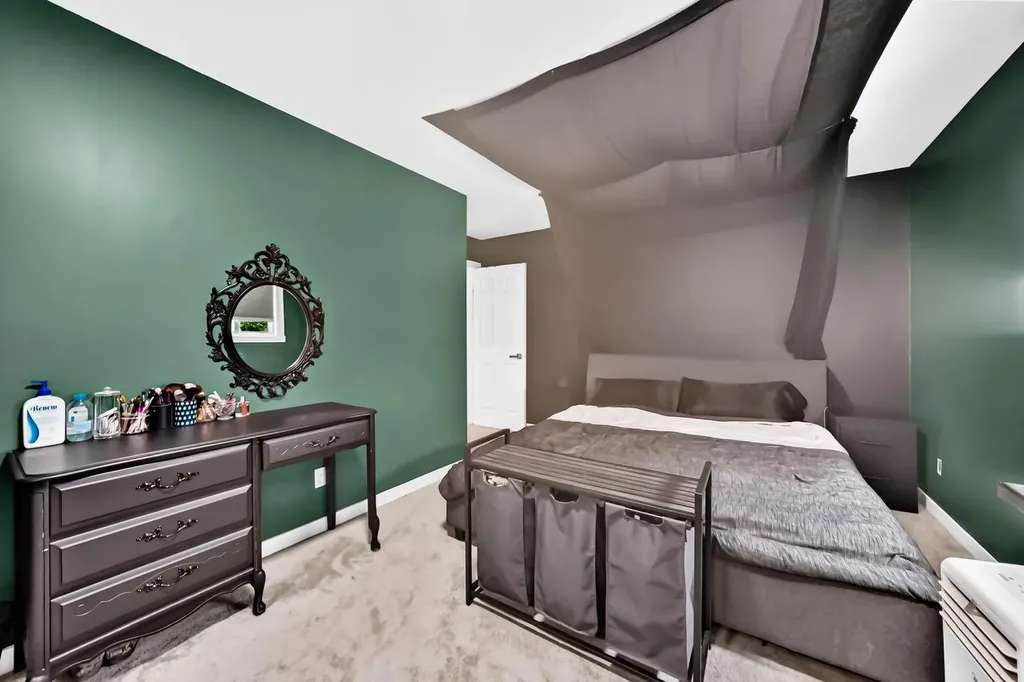 46 Dovercliffe Way SE Calgary AB T2B 2C6