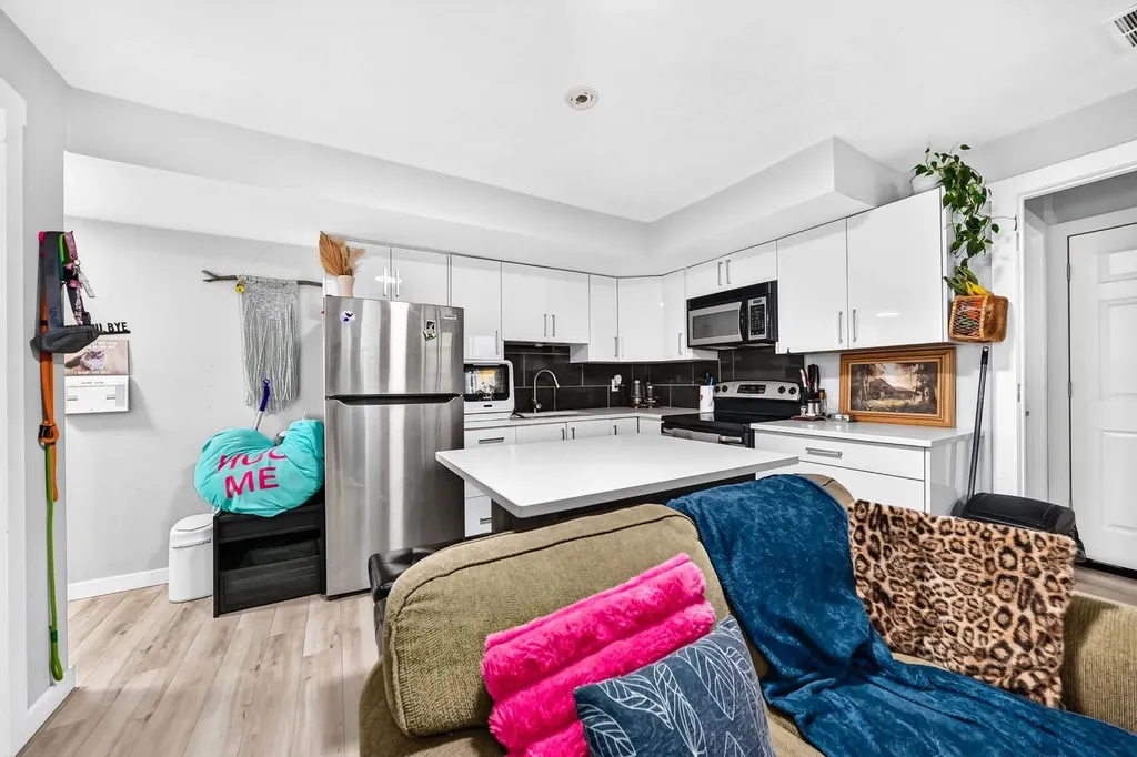 46 Dovercliffe Way SE Calgary AB T2B 2C6