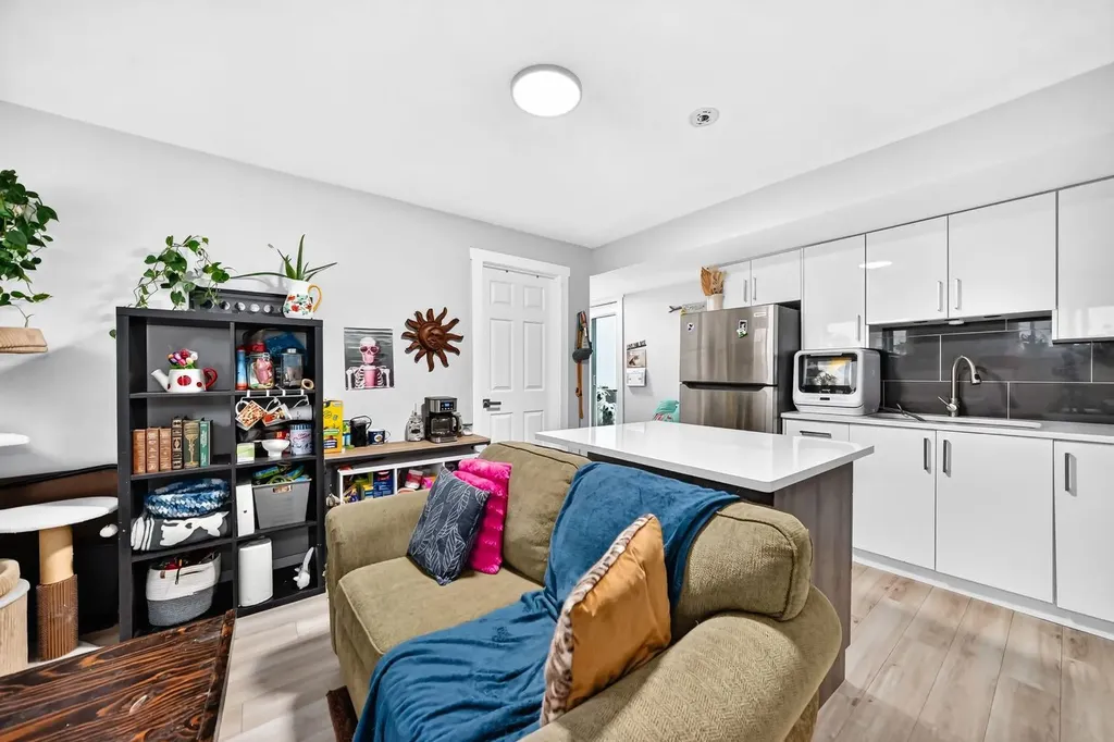 46 Dovercliffe Way SE Calgary AB T2B 2C6