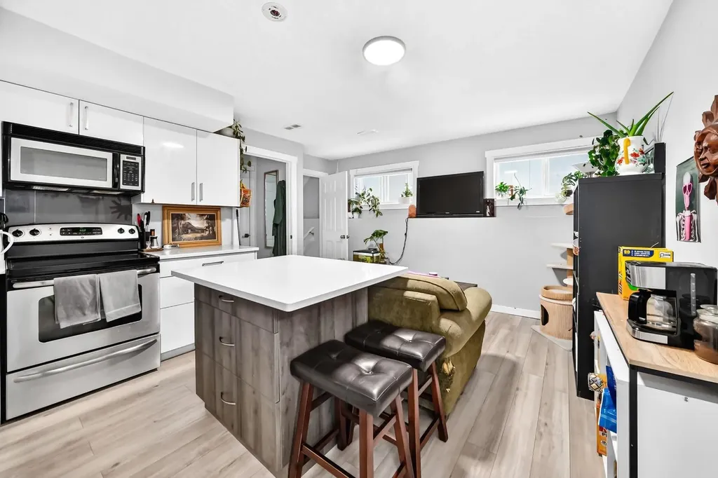 46 Dovercliffe Way SE Calgary AB T2B 2C6