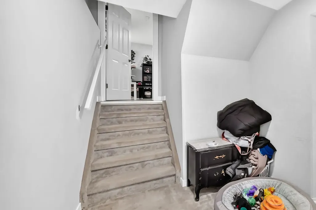46 Dovercliffe Way SE Calgary AB T2B 2C6