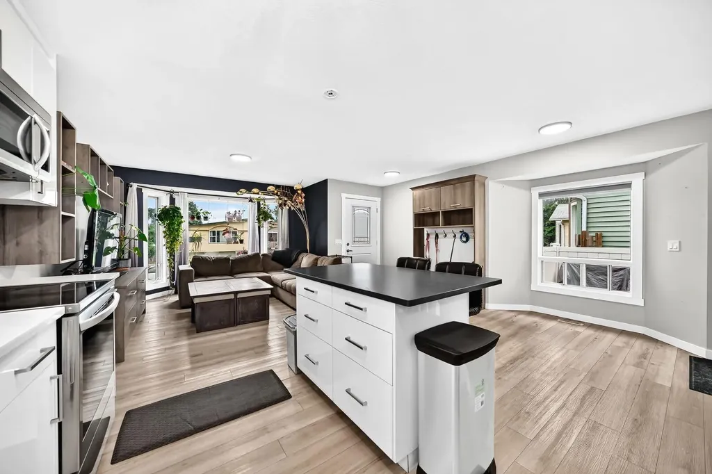 46 Dovercliffe Way SE Calgary AB T2B 2C6