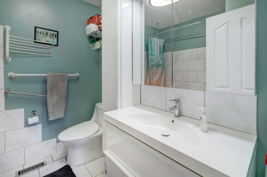 128 Pineland Place NE Calgary AB T1Y3K2